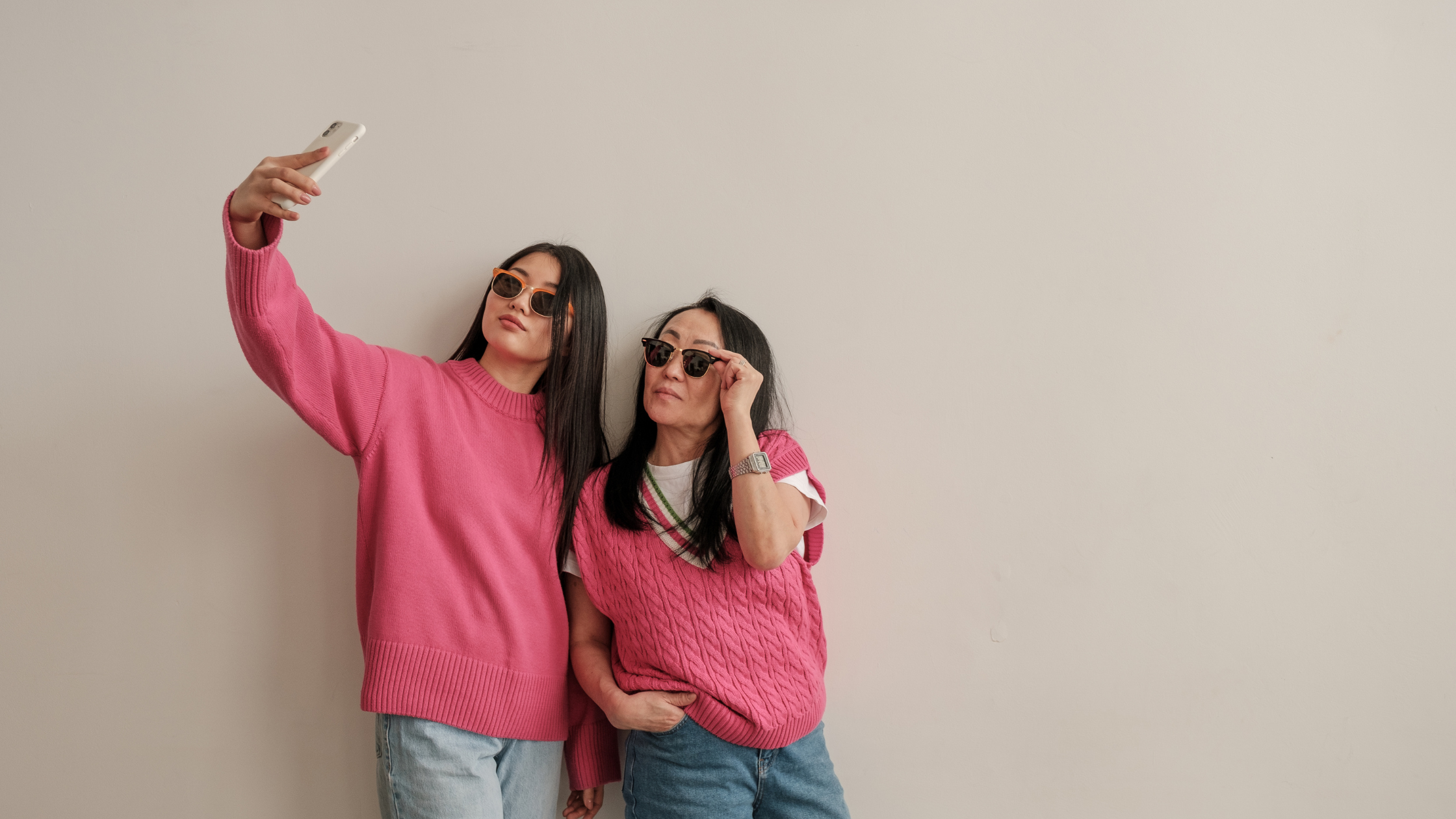 La Estrategia Híbrida: Cómo Combinar Influencers y UGC para Crear un Embudo de Ventas Imparable